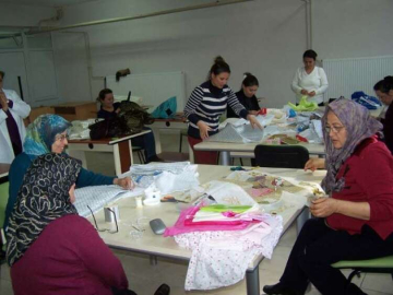 Hem’den öğrencilere ücretsiz kurslar