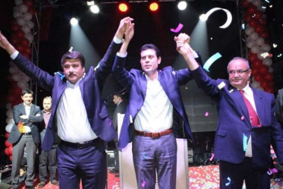 Elmalı’da miting gibi seçim ofisi açılışı