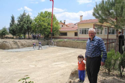 24 Derslikli Mesude - Erol Memioğlu’na İlk Beton Atıldı