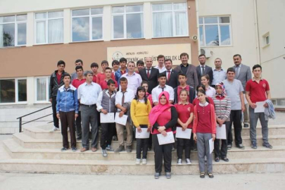 Öğrenciler Sertifikalarını Aldı