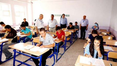 Açık Öğretim Lise Sınavları Yapıldı