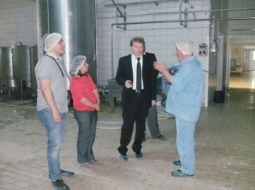 Kaymakam Karahan, Yelten’de Ergüven Süt Ürünlerinde İncelemelerde Bulundu