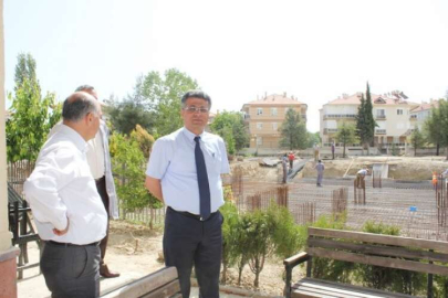 Kocagöz, Okul İnşaatını Gezdi