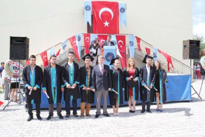 Korkuteli Meslek Yüksek Okulunda Mezuniyet Coşkusu