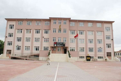 Yaşar Yalçın İlkokuluna Kalite Ödülü