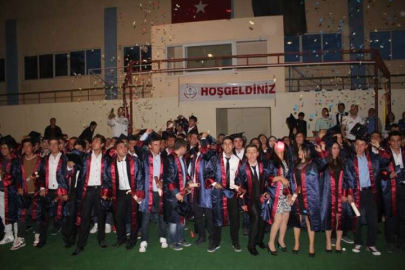 Teknik Ve Endüstri Meslek Lisesinde Mezuniyet Sevinci