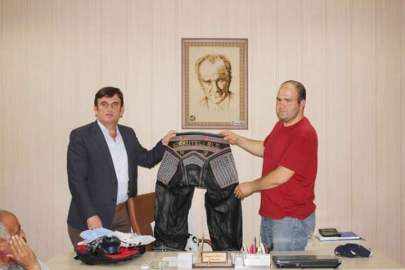 Başkan Gökce’den Pehlivanlara Kıspet
