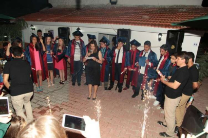 Mezuniyeti Köfteci Ömer’de Kutladılar