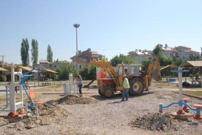 Parklara tamir ve yenileme yapılıyor