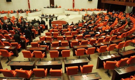 Torbayı bekleyenler meclis tatiline takıldı