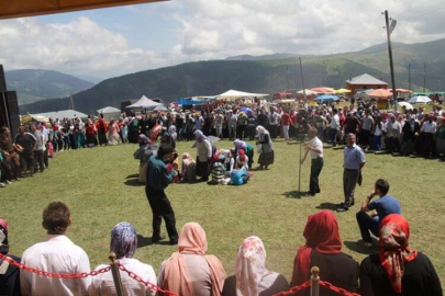 “Siyaseti bırakın şenliğe bakın”