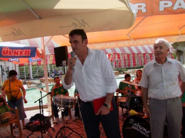 Gökce “Sevgi ve Dostluk” Konserine katıldı