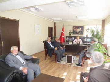 Hayırseverler Kaymakam’ı ziyaret etmiş