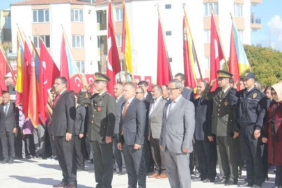 29 Ekim çelenkleri bırakıldı