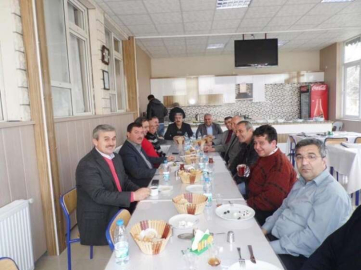 Ali İhsan Girgiç, kahvaltı düzenledi