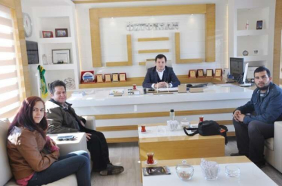 Sancaktar'dan tiyatroya destek