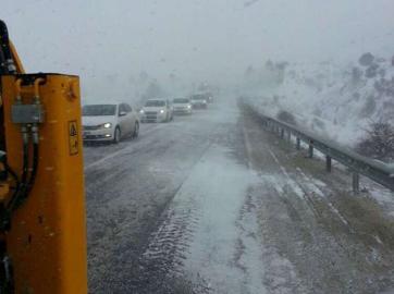 Kızılcadağ yolu kapandı