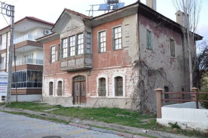  Tarihi evler zamana meydan okuyor