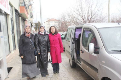 Ak Kadınlar Mahallelerde
