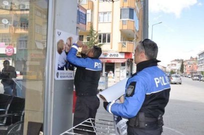 Gençlerden polise soru yağmuru
