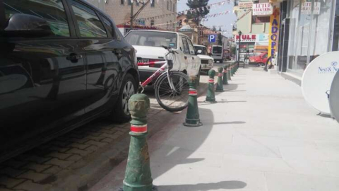 Kaldırımlar yayaların yollar araçların