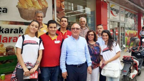 Antalyalılar Bağımsız Aday Hasan Subaşı'nı kucakladı