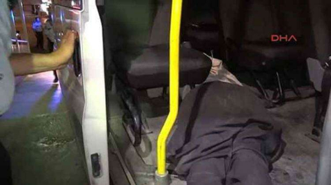 Eşini av tüfeğiyle öldüren zanlıyı mahalleli linç etmek istedi