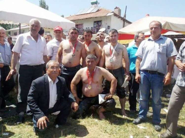 Bayram Güreşi Sülekler’de devam