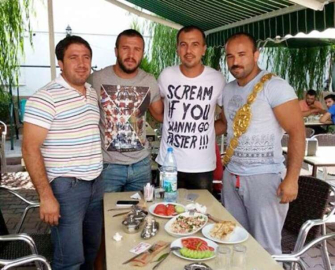 Köfteci Ömer Başpehlivaları ağırladı
