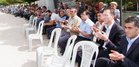 Devliler için mevlit-i şerif okutuldu