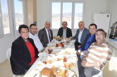 Sancaktar yönetimle basını buluşturdu