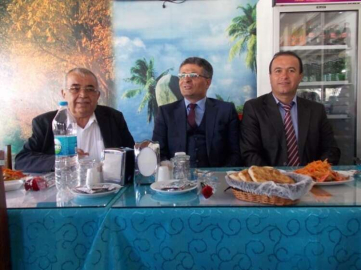 Yaşar Yalçın Öğretmenleri yemekte bir araya geldi