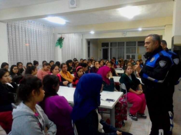 TDP’den öğrencilere seminer