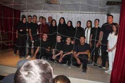 Engelsiz bu akşam sahneleniyor