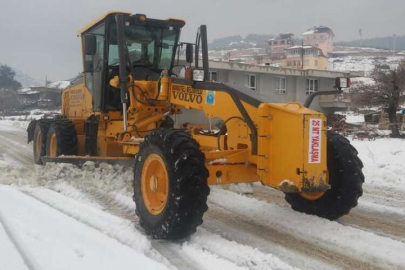 Yol ve kar temizliği devam ediyor