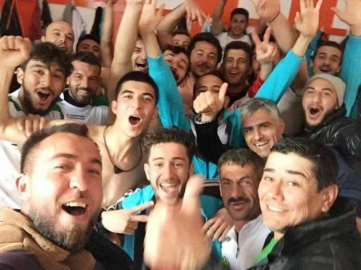 Portakalı severiz sırada lider var