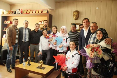 Şampiyonlardan Gökce’ye ziyaret