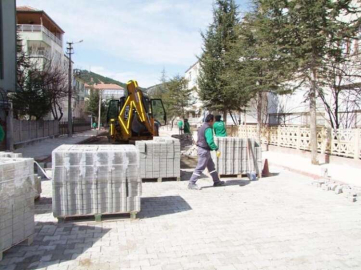 Yol çalışmaları devam ediyor