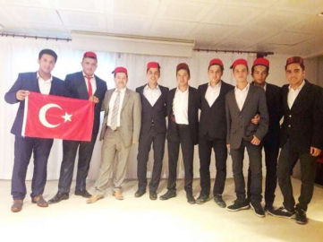  Tiyatro Sevdaları bitmiyor