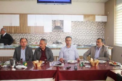 İlçe Başkanlarına sanat günleri brifingi