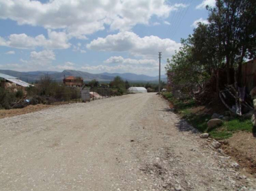 Yol çalışmaları Yeşilyayla’da devam ediyor