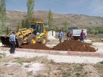 Yayla Mahallerinde yol çalışması devam ediyor