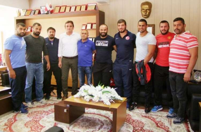Gökce pehlivanları ağırladı