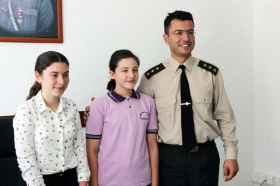 Öğrenciler asker oldu