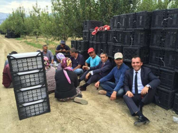 İş Bankasından Küçükkavukçu’ ya hasat ziyareti