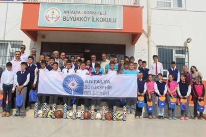 Büyükşehir’den Korkuteli’ne Spor Malzemesi