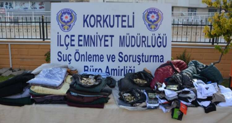 Pazaryeri ve manavlara giren hırsızlar yakalandı