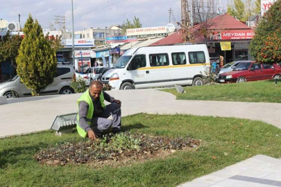 Korkuteli Belediyesi peyzaj çalışmalarına devam ediyor