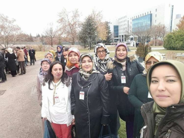Ak Kadınlar Mecliste