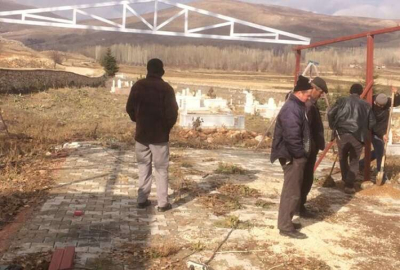 Mezarlıkların bakımı devam ediyor